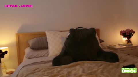 Snapshot of lenajane_xx chatting on 02/22/25, 11:35 lenajane_xx online show from 02/22/25, 11:35