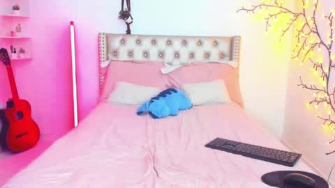 Lena  online show from 04/11/26, 09:08