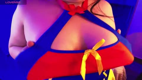 Lenna Kang online show from 12/15/25, 09:52