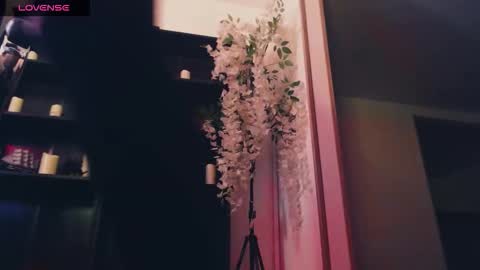 Lenna Kang online show from 12/18/25, 08:15