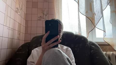 Hellomy name is Natalyits my first day here nice to meet you Give me 50 thumbs ups online show from 05/10/26, 08:08
