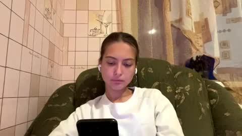 Hellomy name is Natalyits my first day here nice to meet you Give me 50 thumbs ups online show from 05/19/26, 06:03
