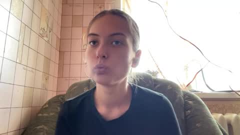 Hellomy name is Natalyits my first day here nice to meet you Give me 50 thumbs ups online show from 05/30/26, 01:41