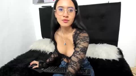 Snapshot of lennox_amy chatting on 04/23/26, 01:35 lennox_amy online show from 04/23/26, 01:35