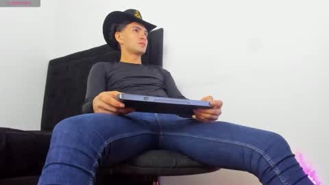 Snapshot of leo183877 chatting on 03/01/26, 02:57 leo183877 online show from 03/01/26, 02:57