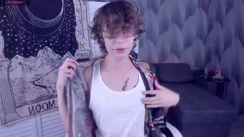 Leo online show from 10/22/25, 02:06