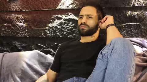 Leo  Diaz online show from 11/18/25, 01:00