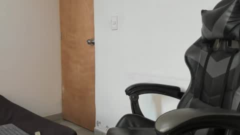 Leo Jones online show from 09/22/25, 03:03