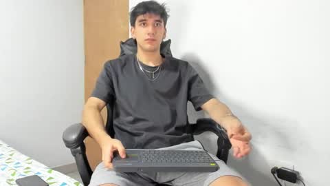 Leo Jones online show from 09/30/25, 02:38