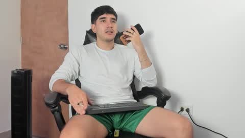 Leo Jones online show from 12/22/25, 04:26