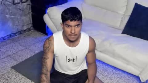 Leo independent model online show from 01/12/26, 01:33