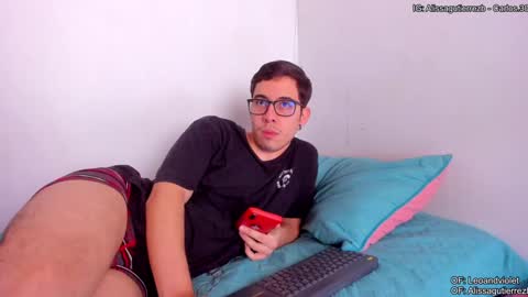 Snapshot of leoandviolet chatting on 01/20/25, 02:25 Carlos  Alissa. Help us to reach 100 likes  online show from 01/20/25, 02:25