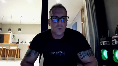 Snapshot of leoboyf4f chatting on 06/06/26, 10:31 TheBigLeo online show from 06/06/26, 10:31