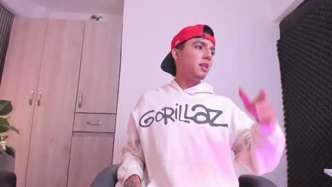 leohard_ online show from 01/07/26, 12:29