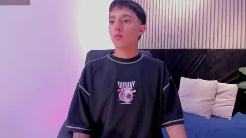 leohard_ online show from 02/08/26, 12:08