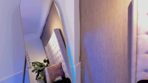 leohard_ online show from 03/15/26, 11:11