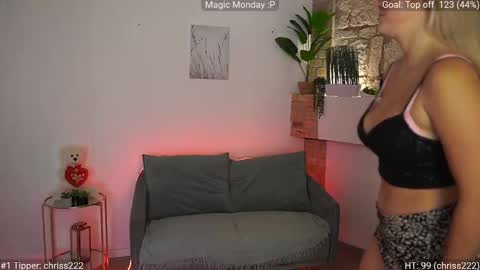 leokitty  online show from 01/12/26, 02:00