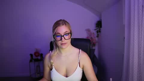 leokitty  online show from 03/17/26, 02:09