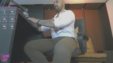 Leon online show from 03/31/26, 04:07