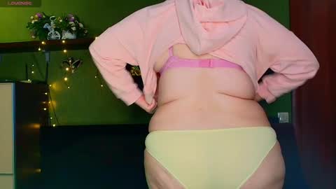 Leona tracie online show from 02/02/26, 06:17