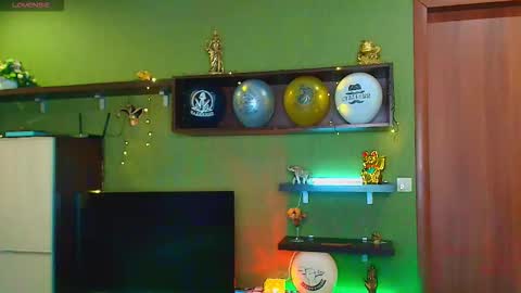 Leona tracie online show from 02/28/26, 12:06