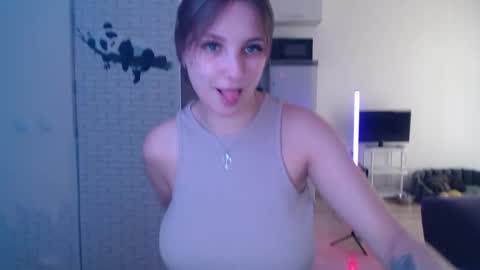 Leonaalove online show from 04/01/26, 11:22