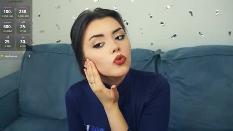 Mia online show from 09/30/25, 07:57