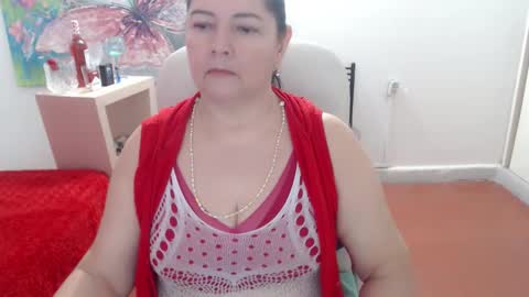 leonela   online show from 09/12/25, 02:44