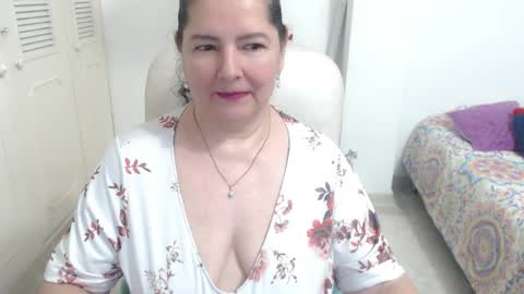 Snapshot of leonela_69 chatting on 05/08/26, 01:00 leonela online show from 05/08/26, 01:00