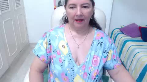 Snapshot of leonela_69 chatting on 05/18/26, 11:43 leonela online show from 05/18/26, 11:43