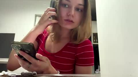 Snapshot of leonidadesantiago chatting on 06/01/26, 08:10 Reily online show from 06/01/26, 08:10