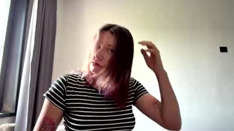 Snapshot of leonidadesantiago chatting on 07/14/26, 05:12 Reily online show from 07/14/26, 05:12