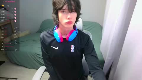 Snapshot of leonkissboy chatting on 03/03/26, 05:19 leonkissboy online show from 03/03/26, 05:19