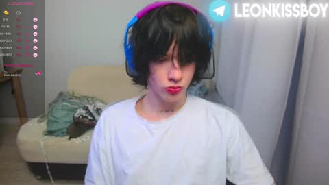 leonkissboy online show from 04/10/26, 12:49