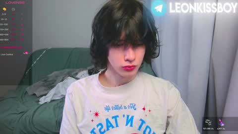 leonkissboy online show from 04/10/26, 07:07