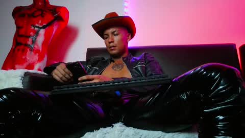 Lenardo jaramillo online show from 12/07/24, 12:02