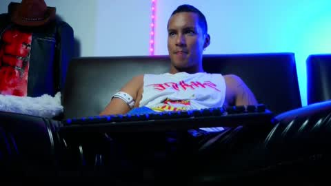 Lenardo jaramillo online show from 12/19/24, 10:13