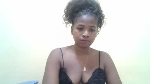 leonnetta online show from 04/22/26, 09:27