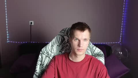 Snapshot of leonnextdoor chatting on 12/30/24, 03:13 Leon online show from 12/30/24, 03:13