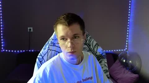 Snapshot of leonnextdoor chatting on 01/08/25, 06:52 Leon online show from 01/08/25, 06:52