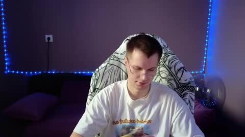 Snapshot of leonnextdoor chatting on 01/09/25, 06:38 Leon online show from 01/09/25, 06:38