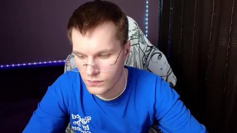 Snapshot of leonnextdoor chatting on 01/10/25, 08:51 Leon online show from 01/10/25, 08:51