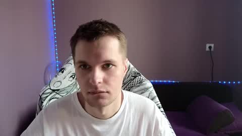 Snapshot of leonnextdoor chatting on 03/06/25, 06:52 Leon online show from 03/06/25, 06:52