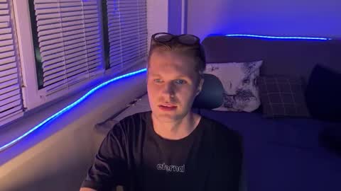 Snapshot of leonnextdoor chatting on 01/07/26, 04:53 Leon online show from 01/07/26, 04:53