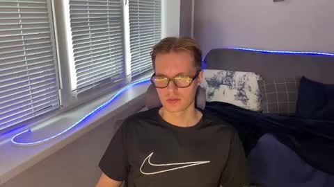 Snapshot of leonnextdoor chatting on 01/09/26, 09:12 Leon online show from 01/09/26, 09:12