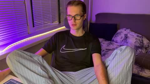 Leon online show from 02/02/26, 04:38