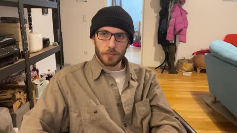 Snapshot of leonvampire chatting on 01/27/25, 11:32 Leon online show from 01/27/25, 11:32