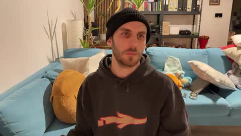 Snapshot of leonvampire chatting on 02/01/25, 08:58 Leon online show from 02/01/25, 08:58