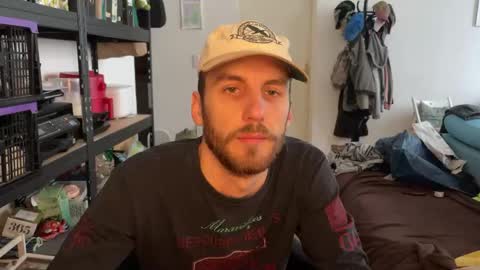 Leon online show from 11/20/25, 09:42