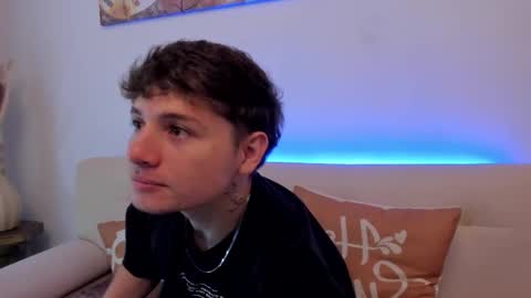 Leo  online show from 10/24/25, 07:54